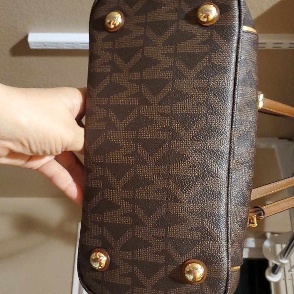 Michael Kors purse - Picture 8 of 8